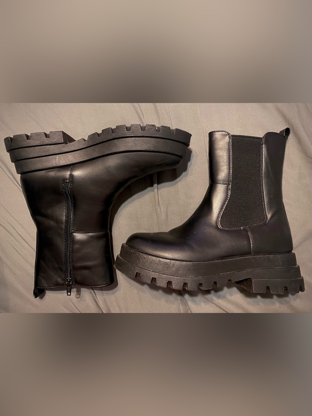 Dirty Laundry Vines Vedder Chunky Lug Bootie Chelsea Boot Chinese Laundry